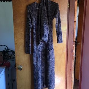 Halter top with long knitted sweater